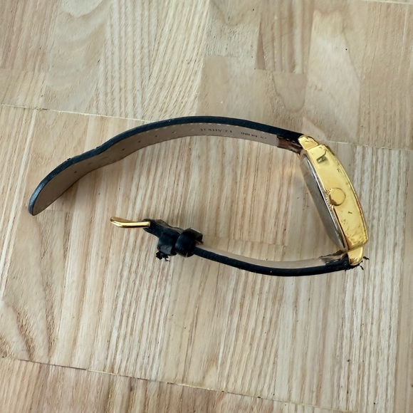 Joan Rivers ladies square gold tone animal print watch NEW BATTERY - Picture 6 of 11